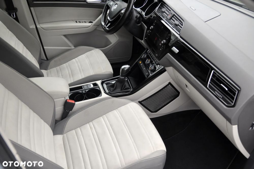 Volkswagen Touran 1.8 TSI BMT Highline DSG - 11