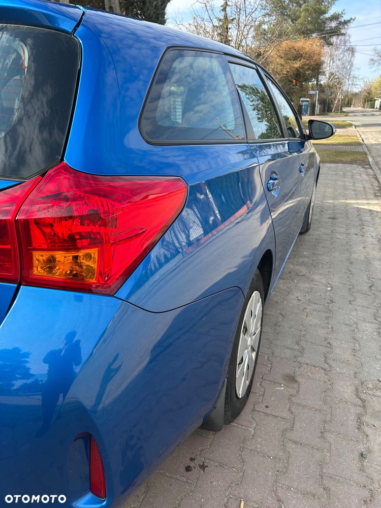 Toyota Auris 1.4 D-4D Terra EU5 - 5