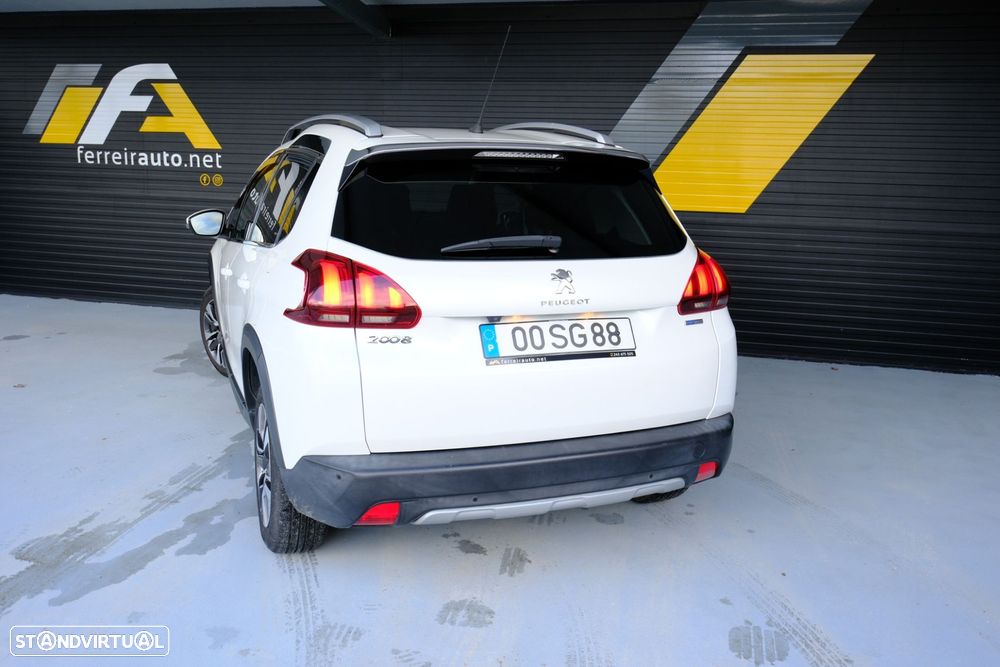 Peugeot 2008 1.2 PureTech Allure - 5