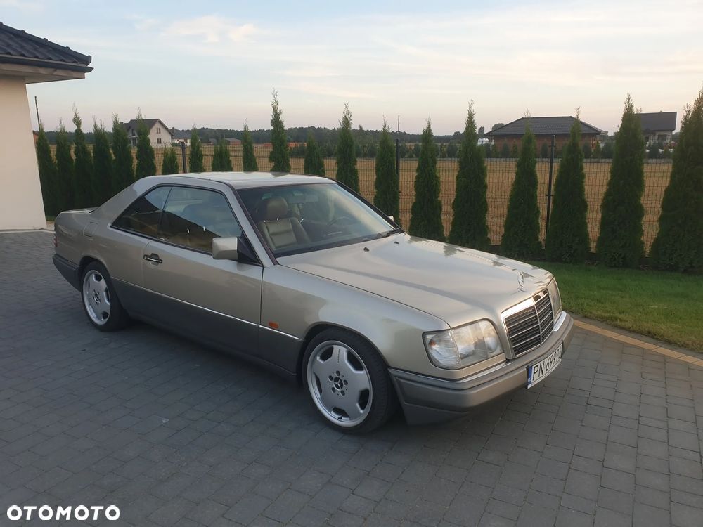 Mercedes-Benz Klasa E 320 - 18