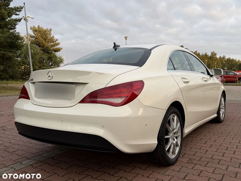 Mercedes-Benz CLA 200 7G-DCT - 5