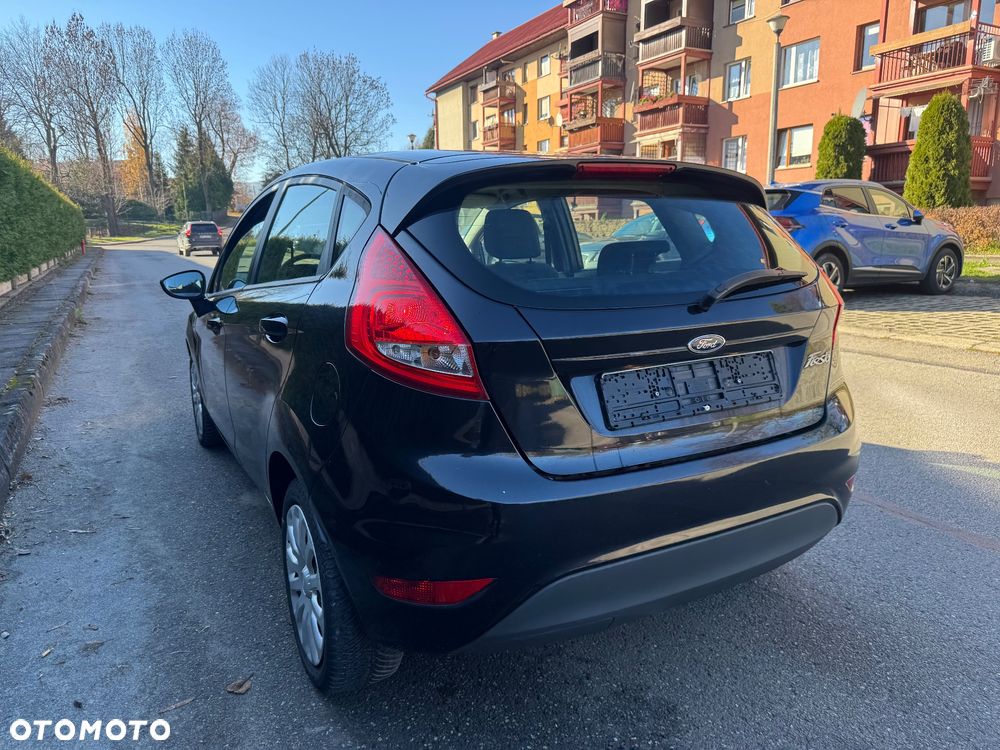 Ford Fiesta 1.25 Ambiente - 2