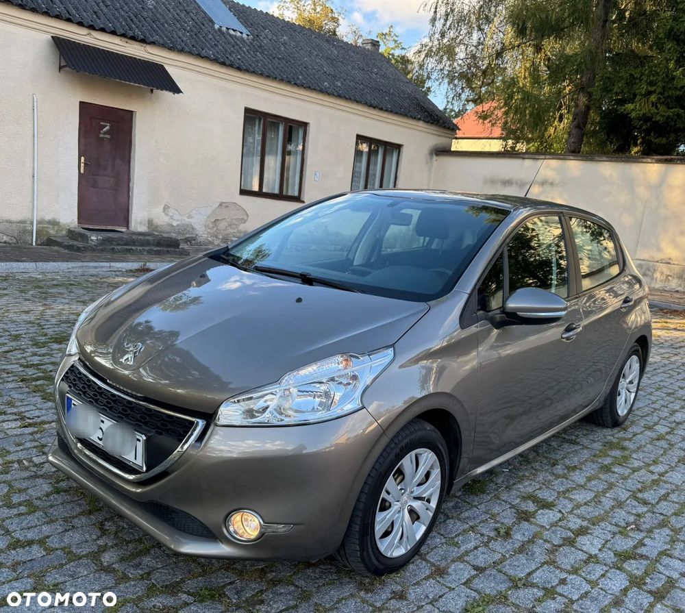 Peugeot 208 - 5
