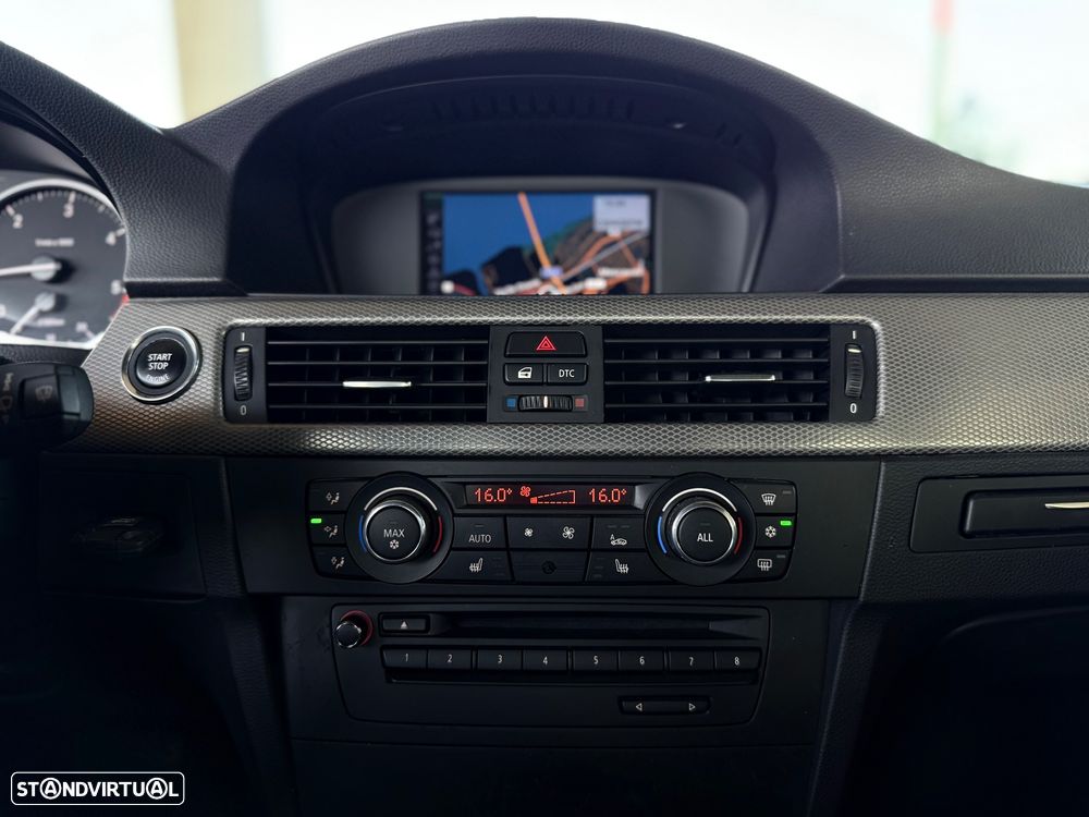 BMW 320 d Coupe Edição M Auto - 10