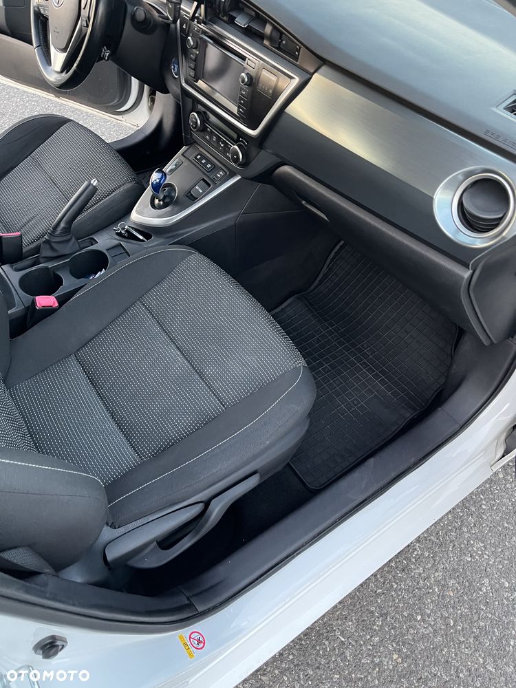 Toyota Auris - 15