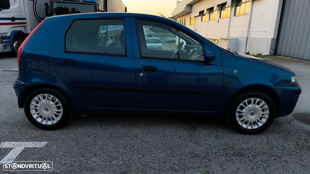 Fiat Punto 1.9 JTD HLX - 23