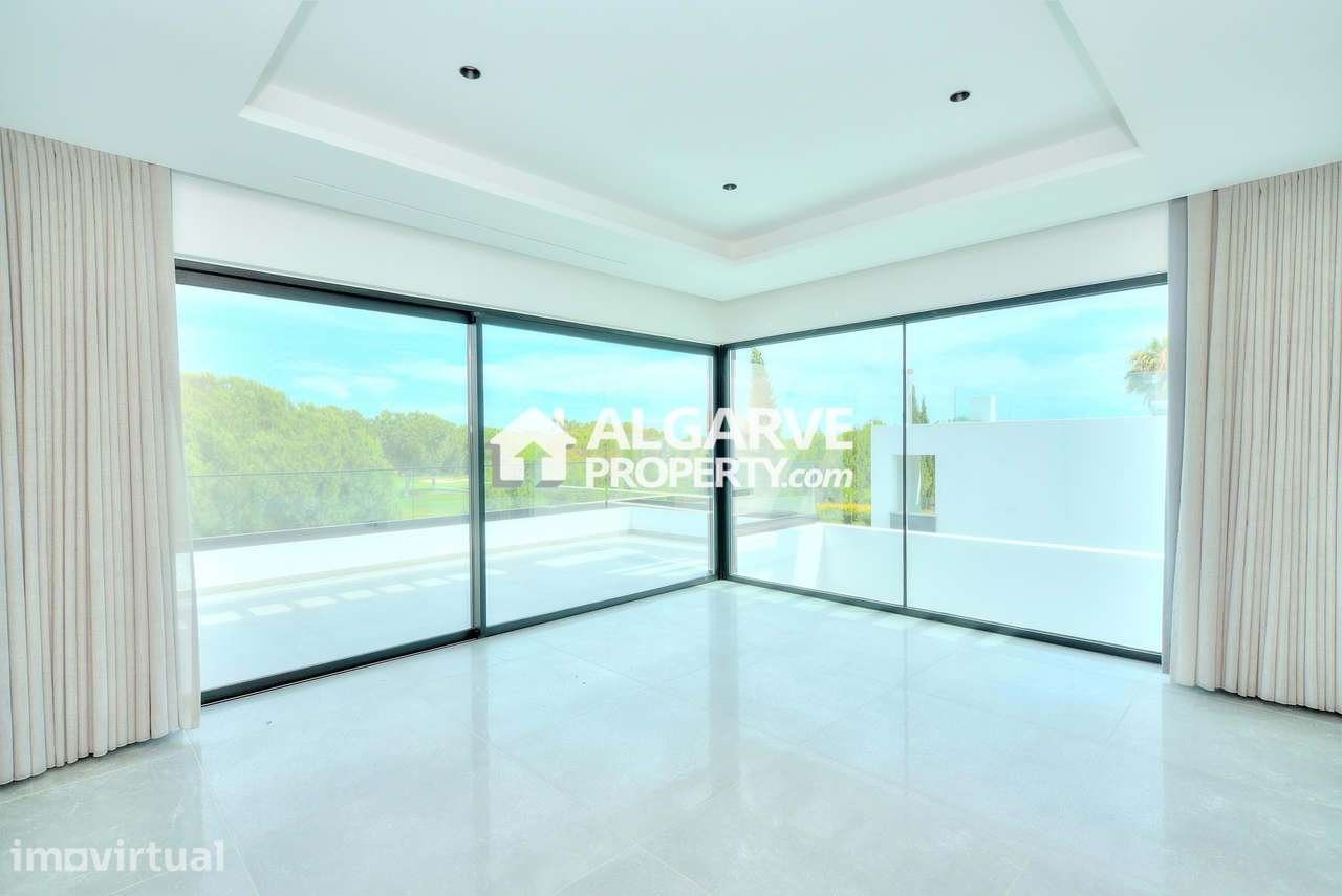 Verdadeira obra-prima de design e luxo em Vilamoura com vista para o c - Grande imagem: 4/47