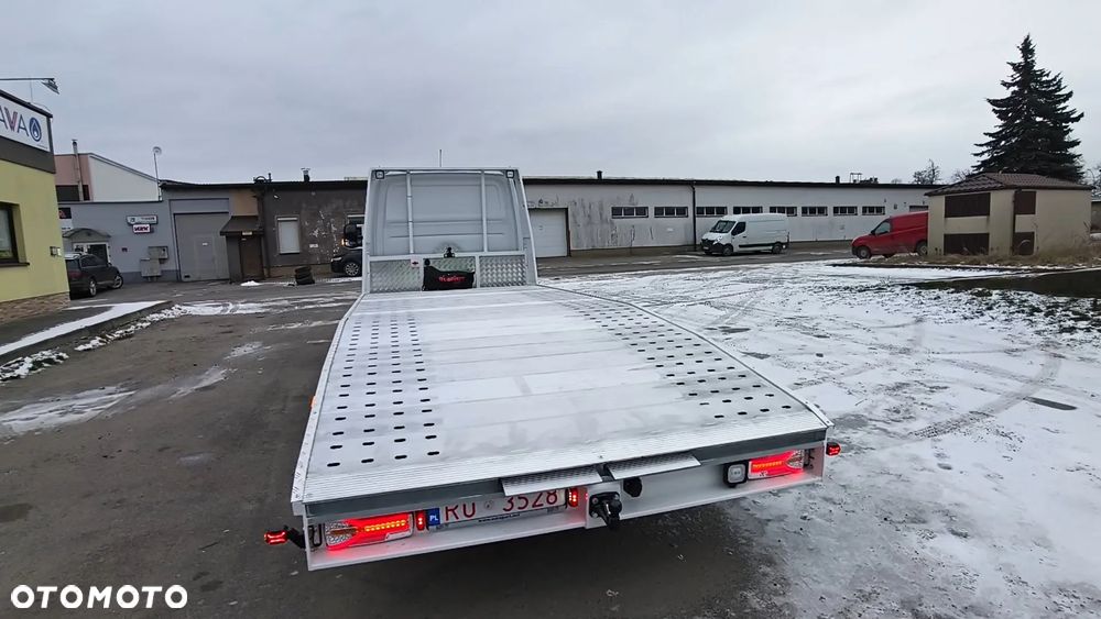 Mercedes-Benz Sprinter - 5