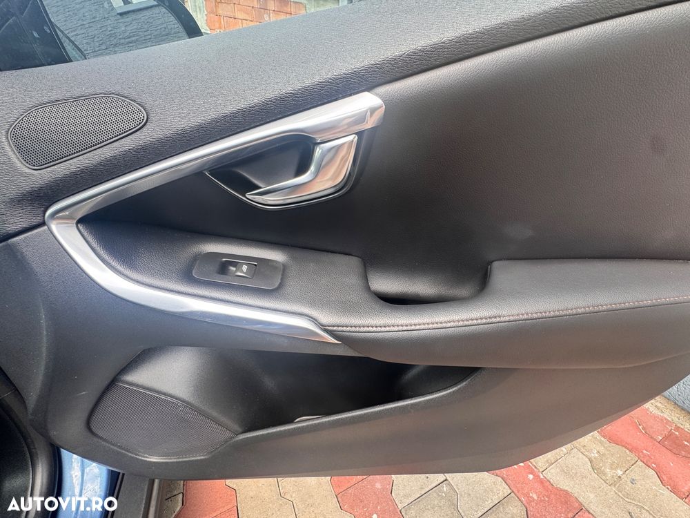 Volvo V40 D3 Aut Momentum - 15