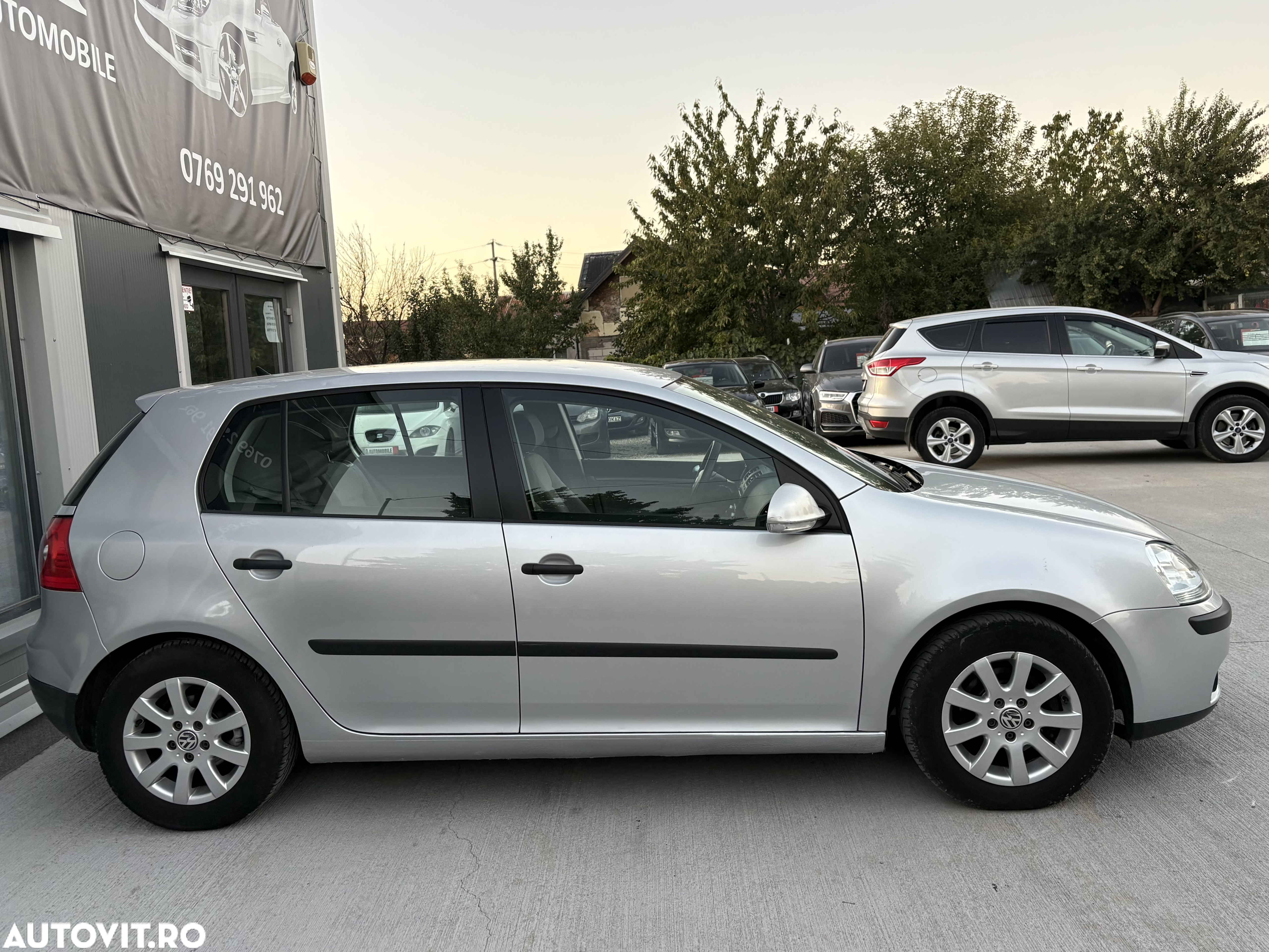 Volkswagen Golf 1.6 Comfortline - 4