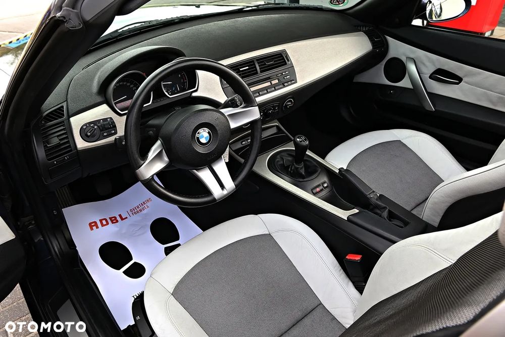 BMW Z4 2.2i - 28