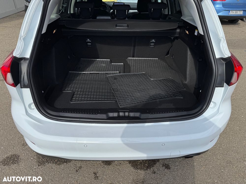 Ford Focus 1.5 EcoBlue Start-Stopp-System TITANIUM - 38