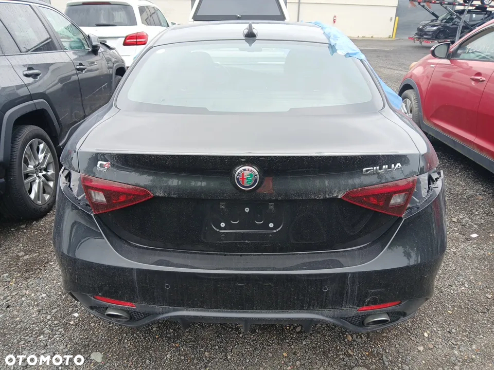 Alfa Romeo Giulia - 23