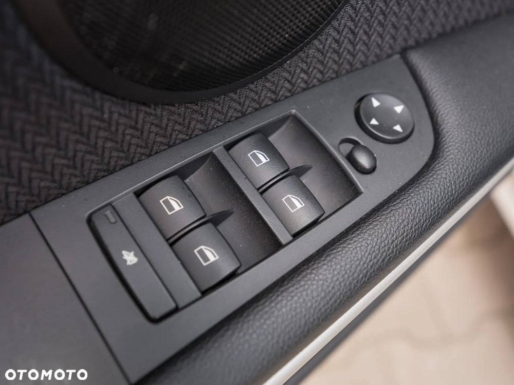 BMW Seria 3 318d DPF Edition Lifestyle - 26