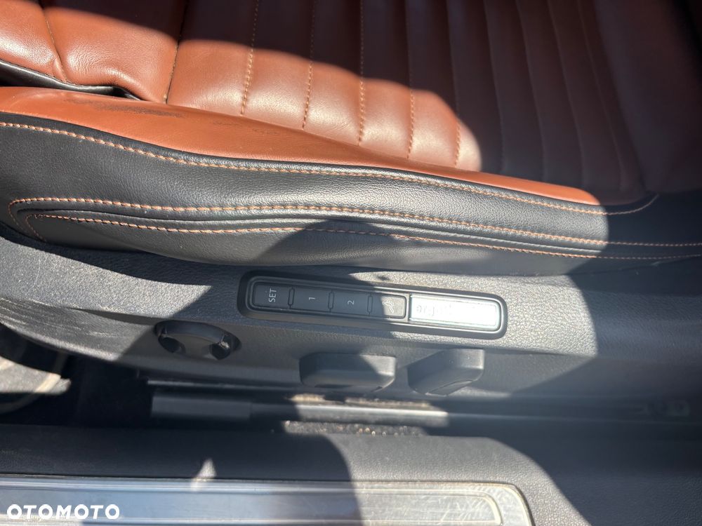 Volkswagen Passat 2.0 TDI SCR DSG 4Motion Elegance - 10