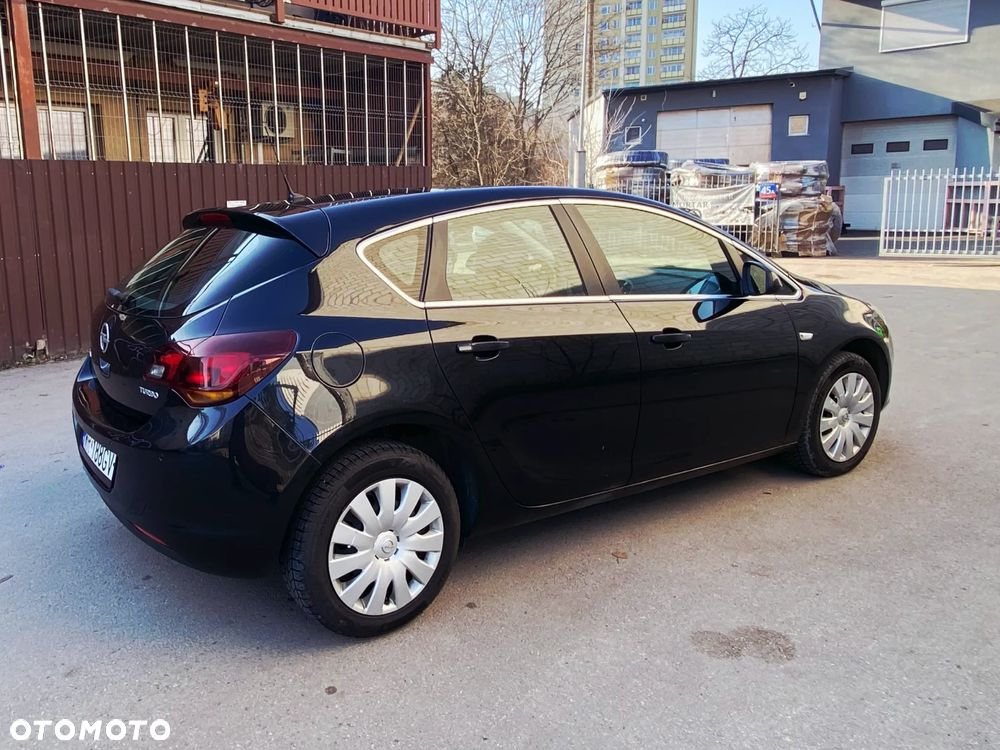 Opel Astra ver-1-4-turbo-cosmo - 2