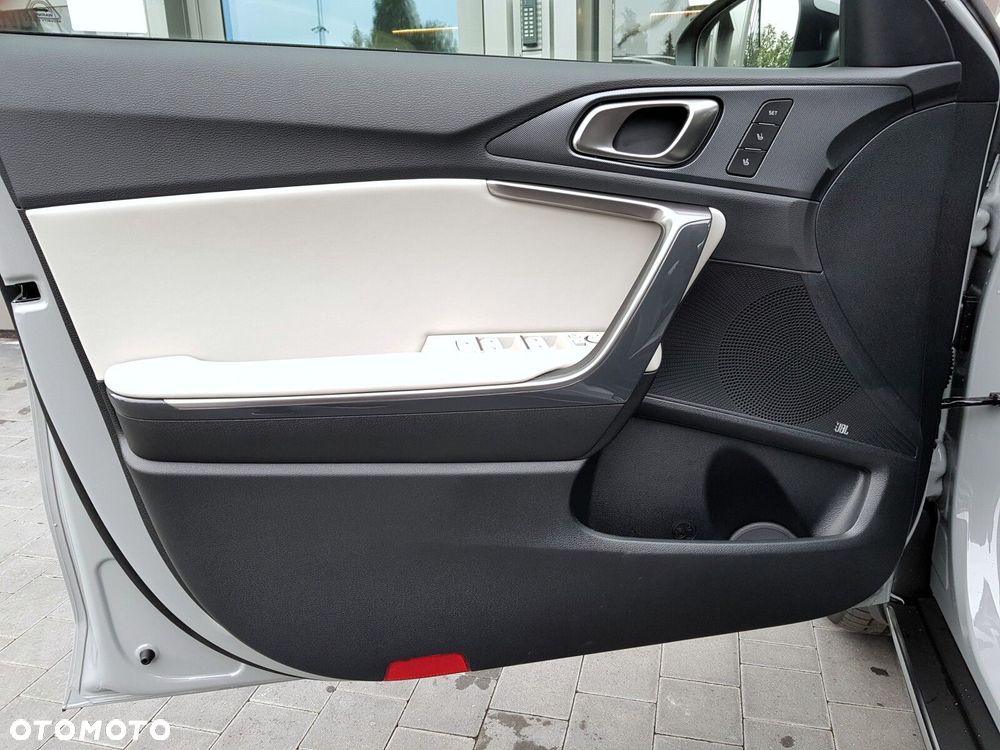 Kia XCeed 1.6 T-GDI Business Line DCT - 14