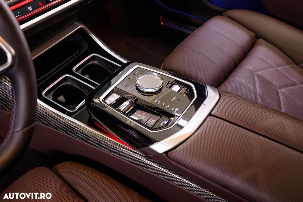 BMW M7 M760e xDrive AT PHEV - 27