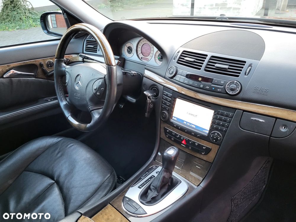 Mercedes-Benz Klasa E 500 T Avantgarde - 16
