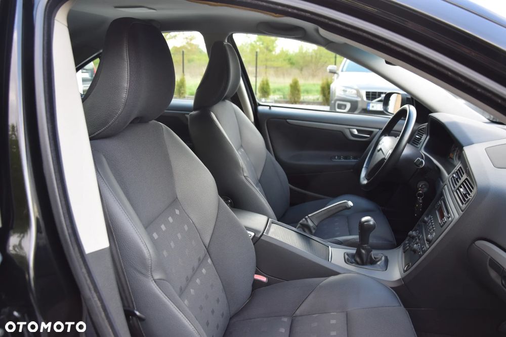 Volvo S60 2.5 T Kinetic - 34