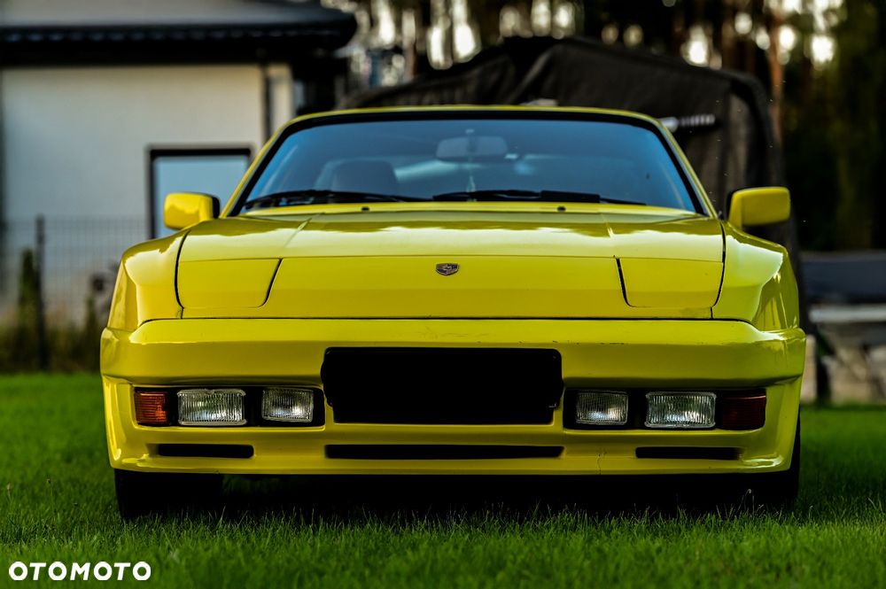 Porsche 944 - 1