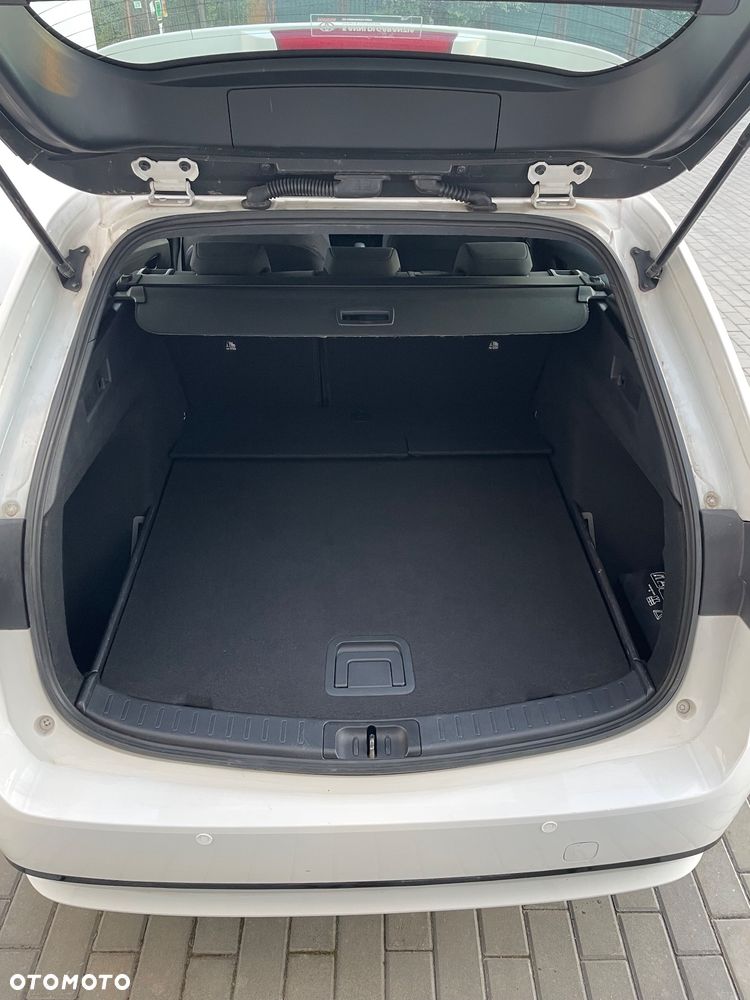 Toyota Corolla 1.8 Hybrid Business Edition - 36