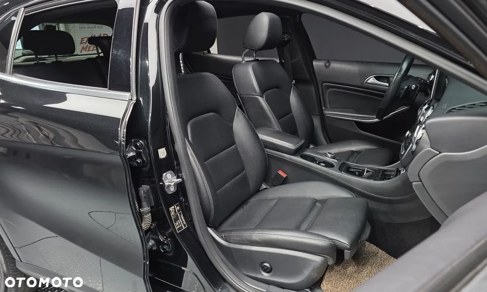 Mercedes-Benz GLA - 9
