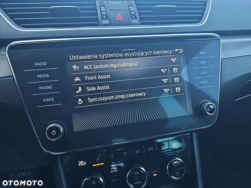 Skoda Superb 2.0 TDI SCR Style DSG - 34