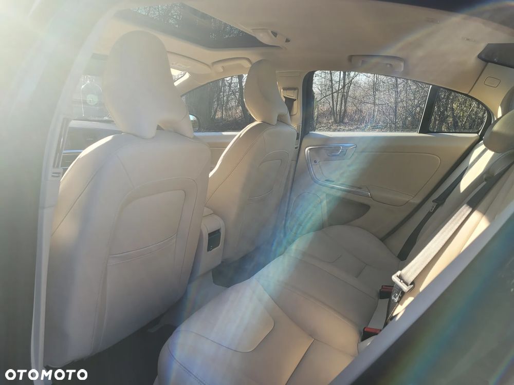 Volvo S60 D3 Geartronic Summum - 5