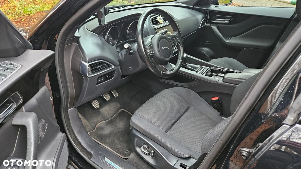 Jaguar F-Pace 2.0 i4D RWD Pure - 14