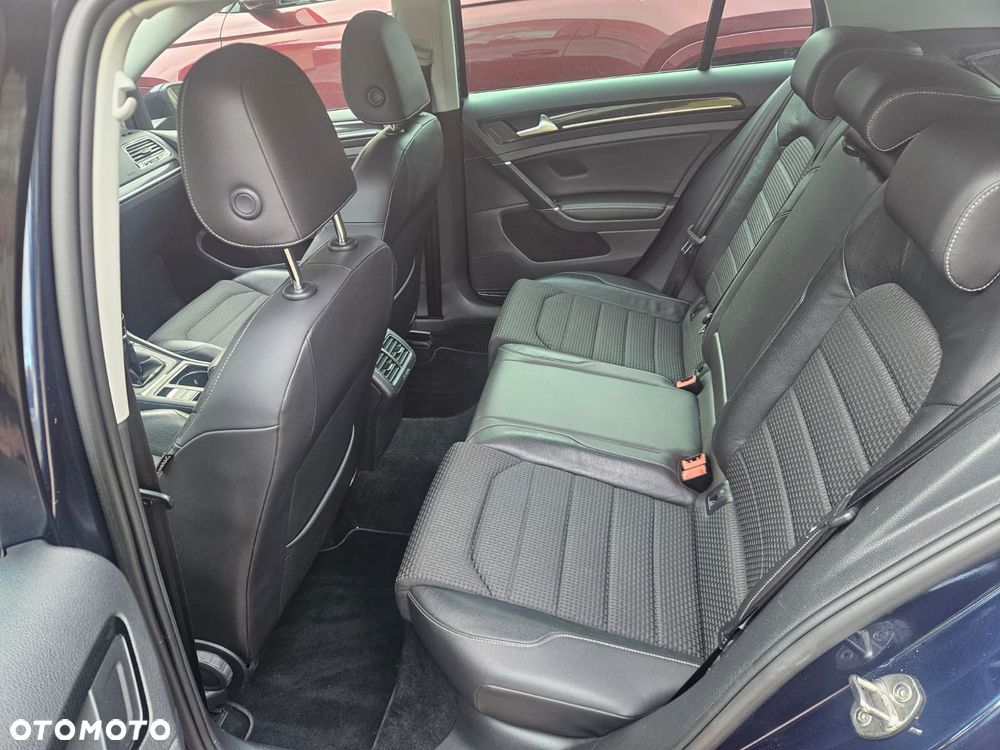 Volkswagen Golf - 4