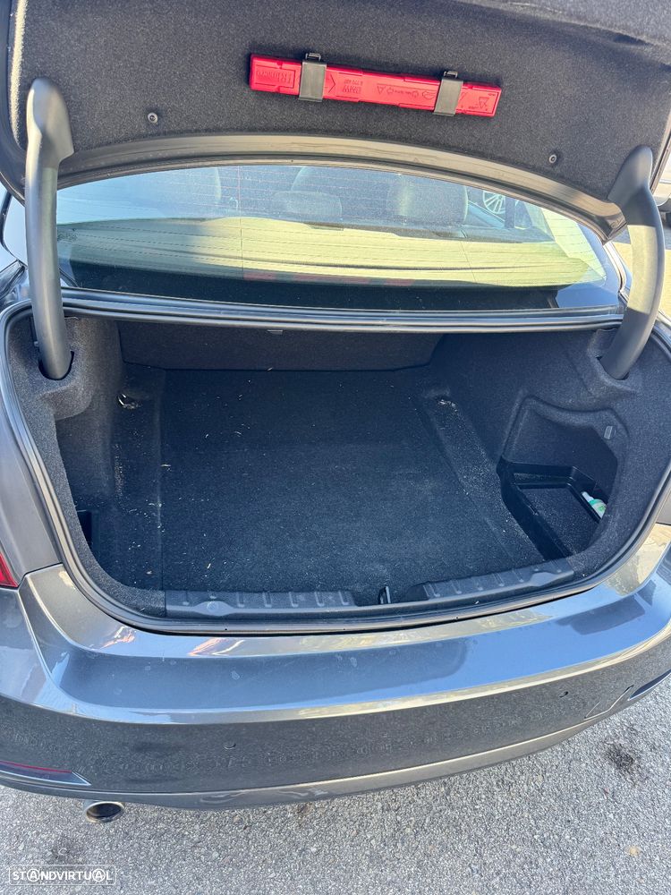 BMW 318 d Navigation Auto - 14