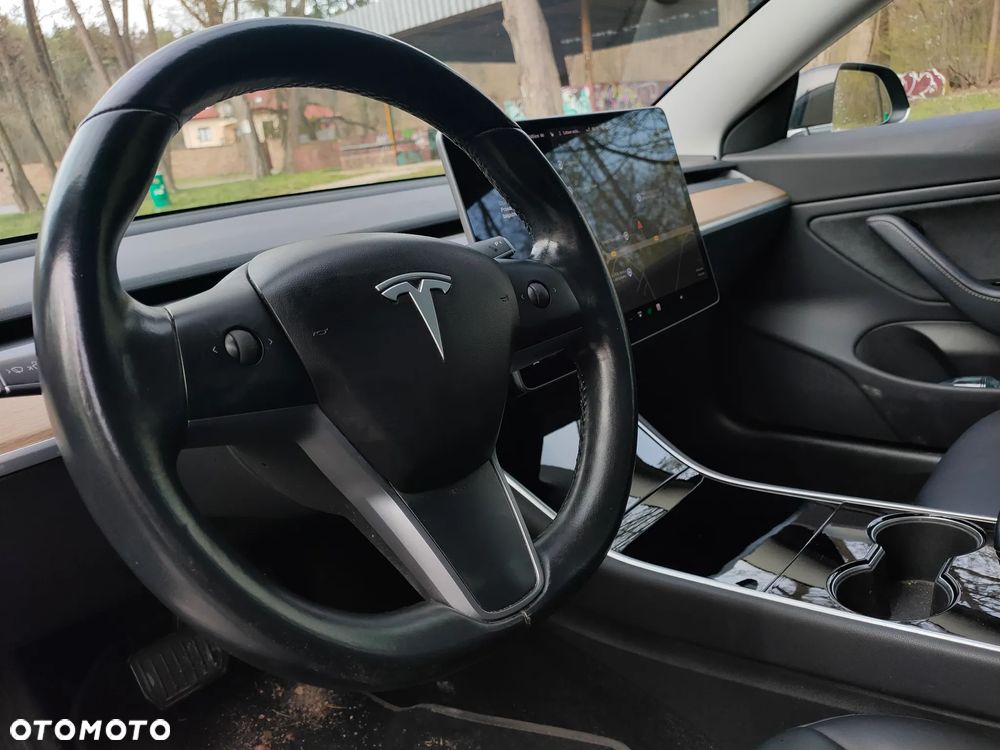Tesla Model 3 - 9