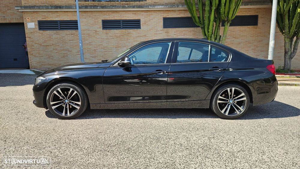 BMW 320 i Aut. Sport Line - 10