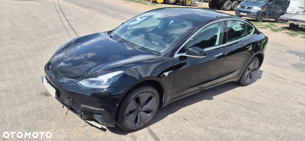 Tesla Model 3 - 1
