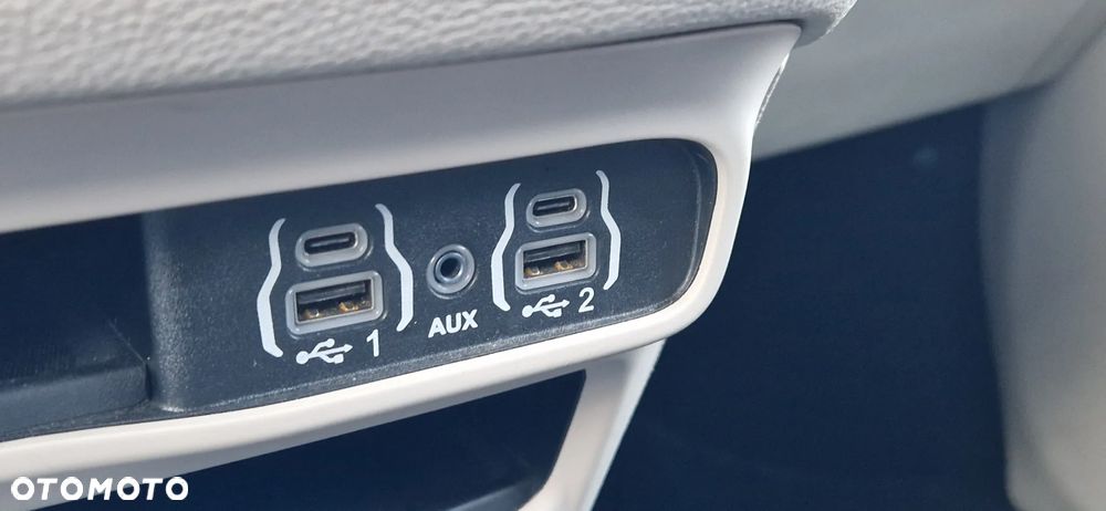 Chrysler Pacifica - 30