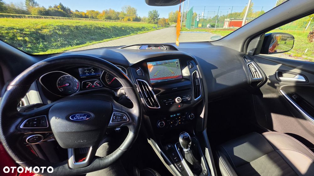 Ford Focus 2.0 EcoBoost ST mit Leder-Sport-Paket - 21