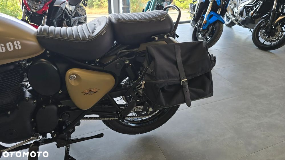 Royal Enfield Classic - 10
