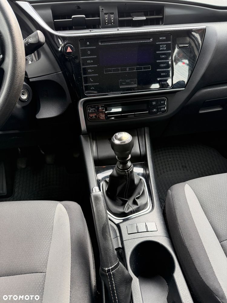Toyota Auris 1.4 D-4D Active - 11
