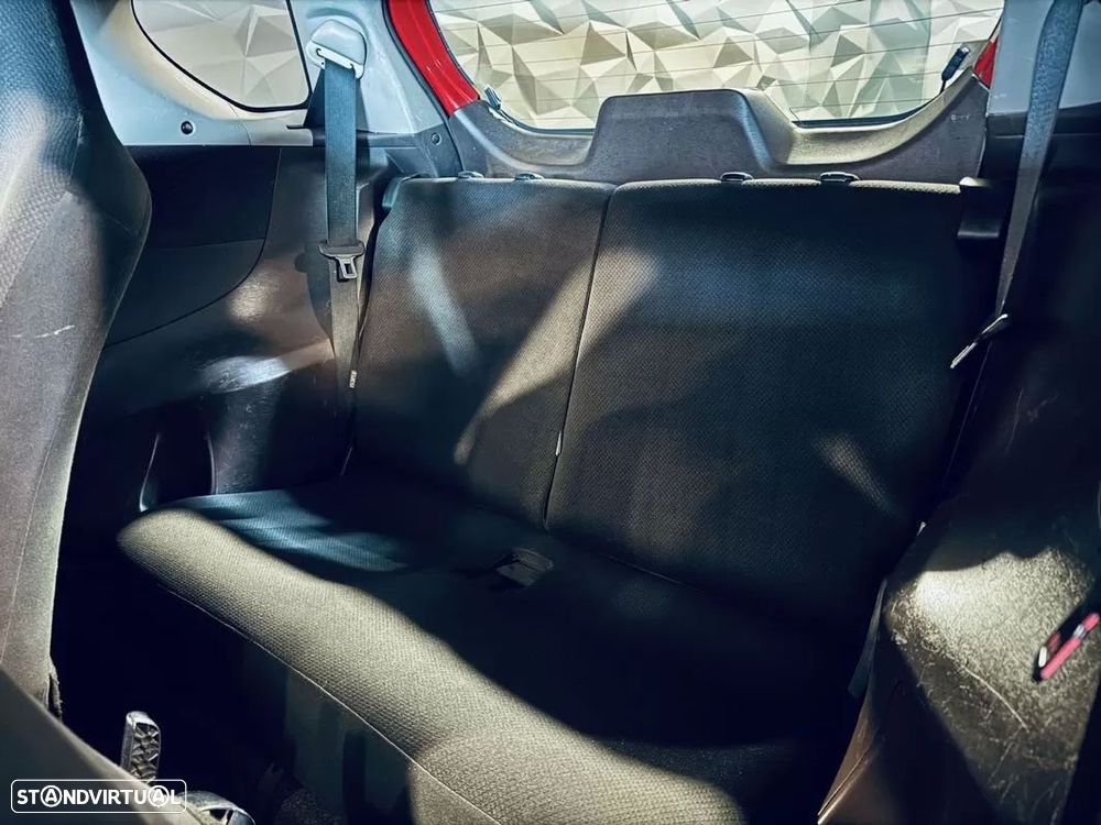 Toyota iQ 1.4 D-4D - 14