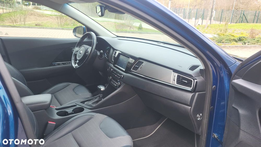 Kia Niro 1.6 GDI Hybrid L Business Line - 26