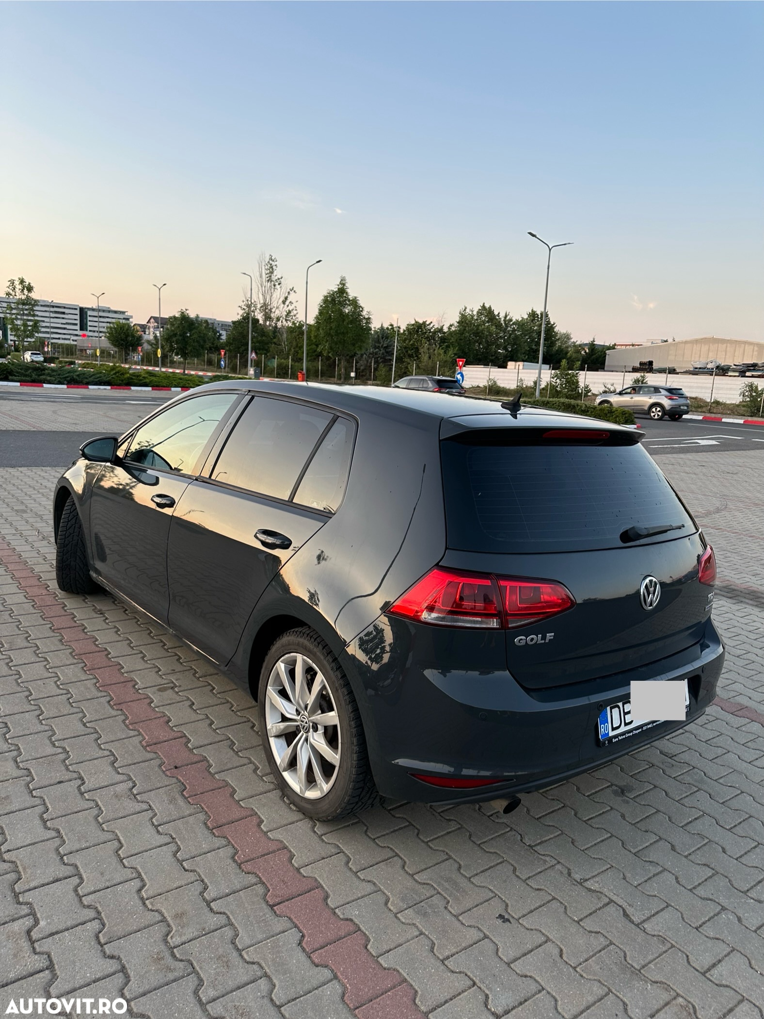Volkswagen Golf 1.6 TDI DPF BMT DSG Trendline - 3