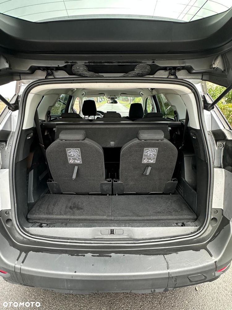 Peugeot 5008 - 5