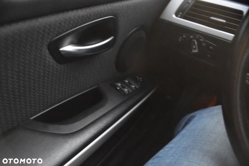 BMW Seria 3 318i Edition Sport - 13