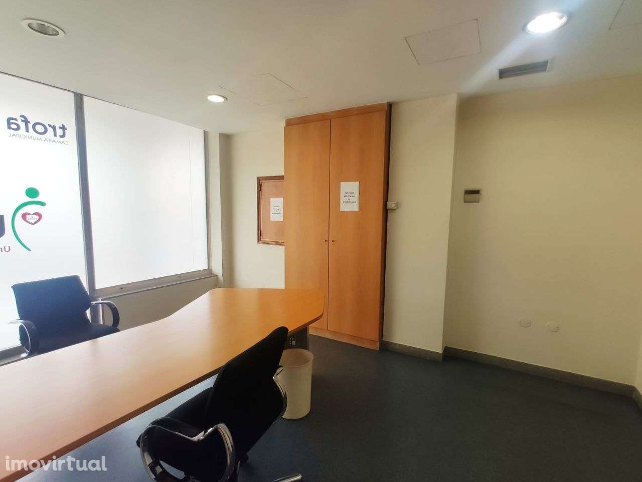 Loja para comércio e serviços no centro da Trofa - Grande imagem: 3/13