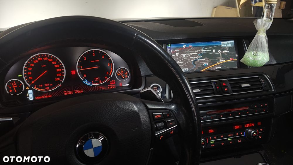 BMW Seria 5 520d xDrive - 6