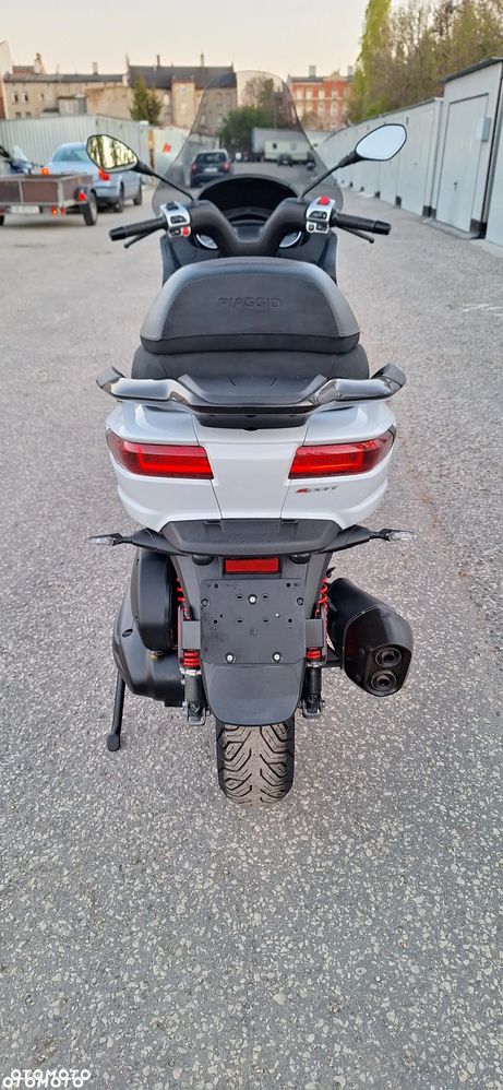 Piaggio MP-3 - 8