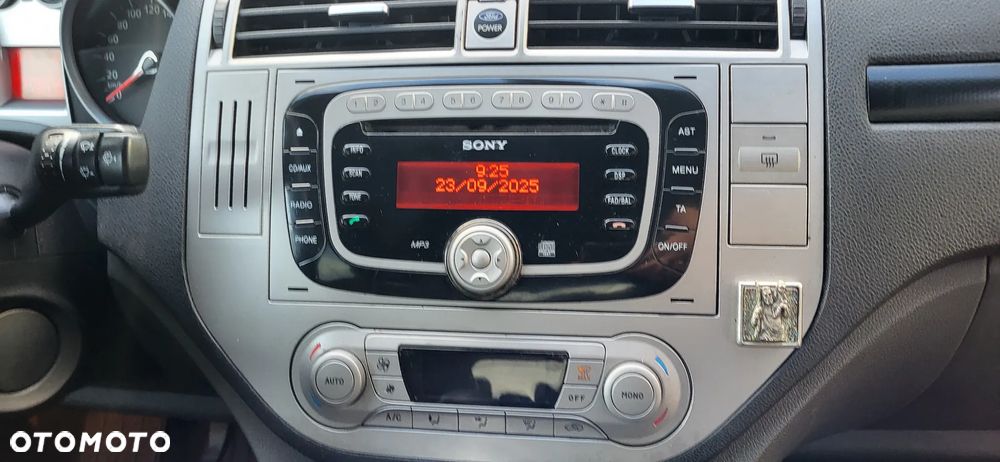 Ford Kuga 2.0 TDCi Titanium FWD - 14