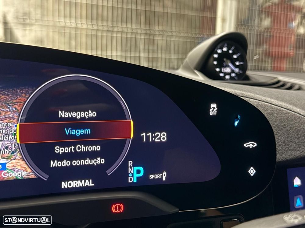 Porsche Taycan Cross Turismo - 26