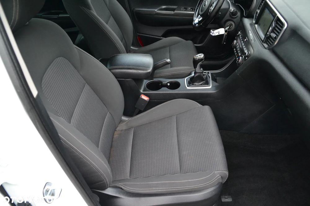 Kia Sportage 1.6 GDI 2WD Dream-Team Edition - 31